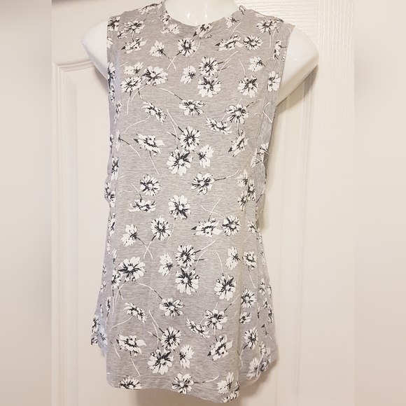 Calvin Klein floral muscle tee - Picture 2 of 4